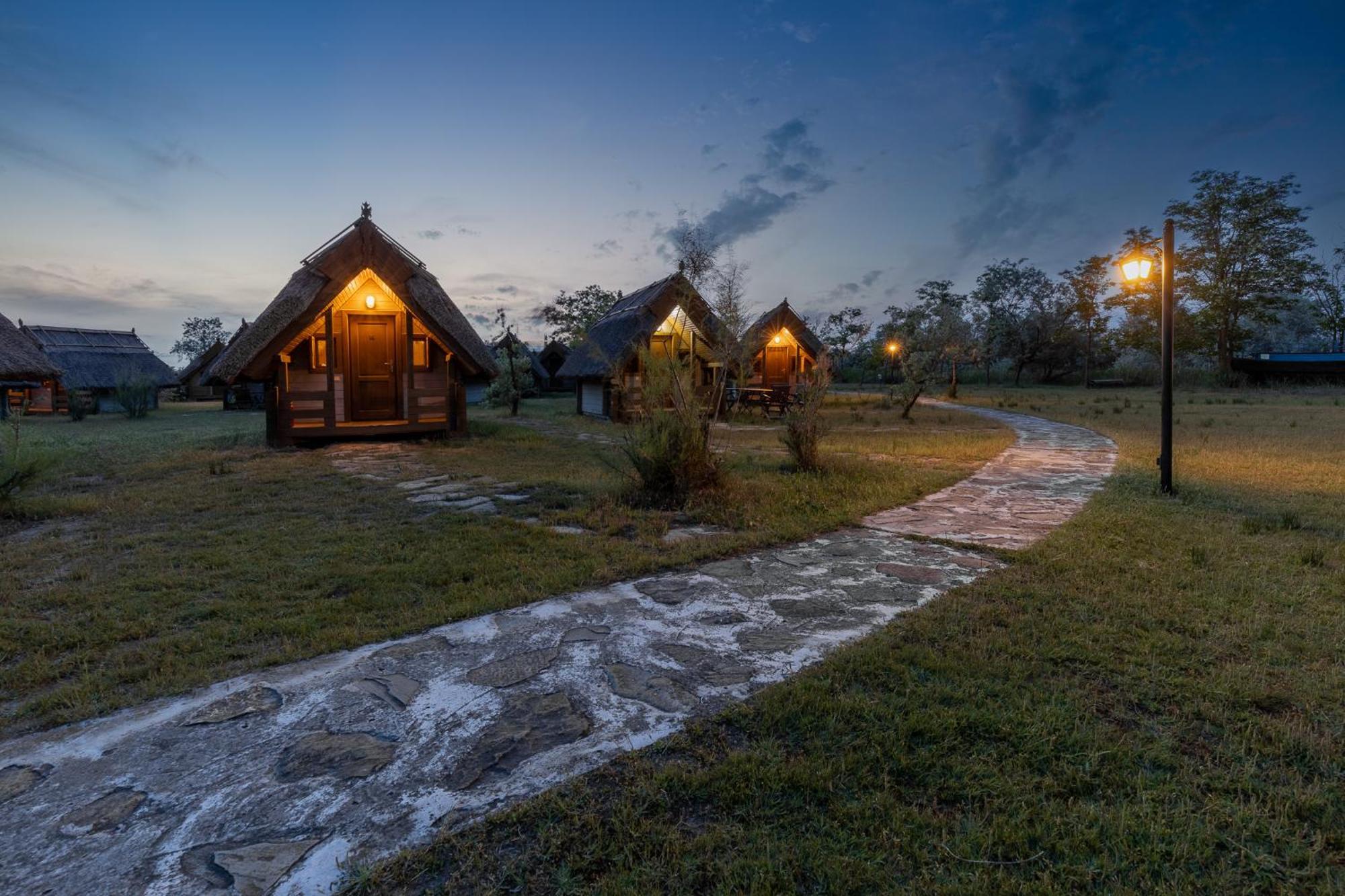 Dolphin Camping Sfantu Gheorghe  Luaran gambar